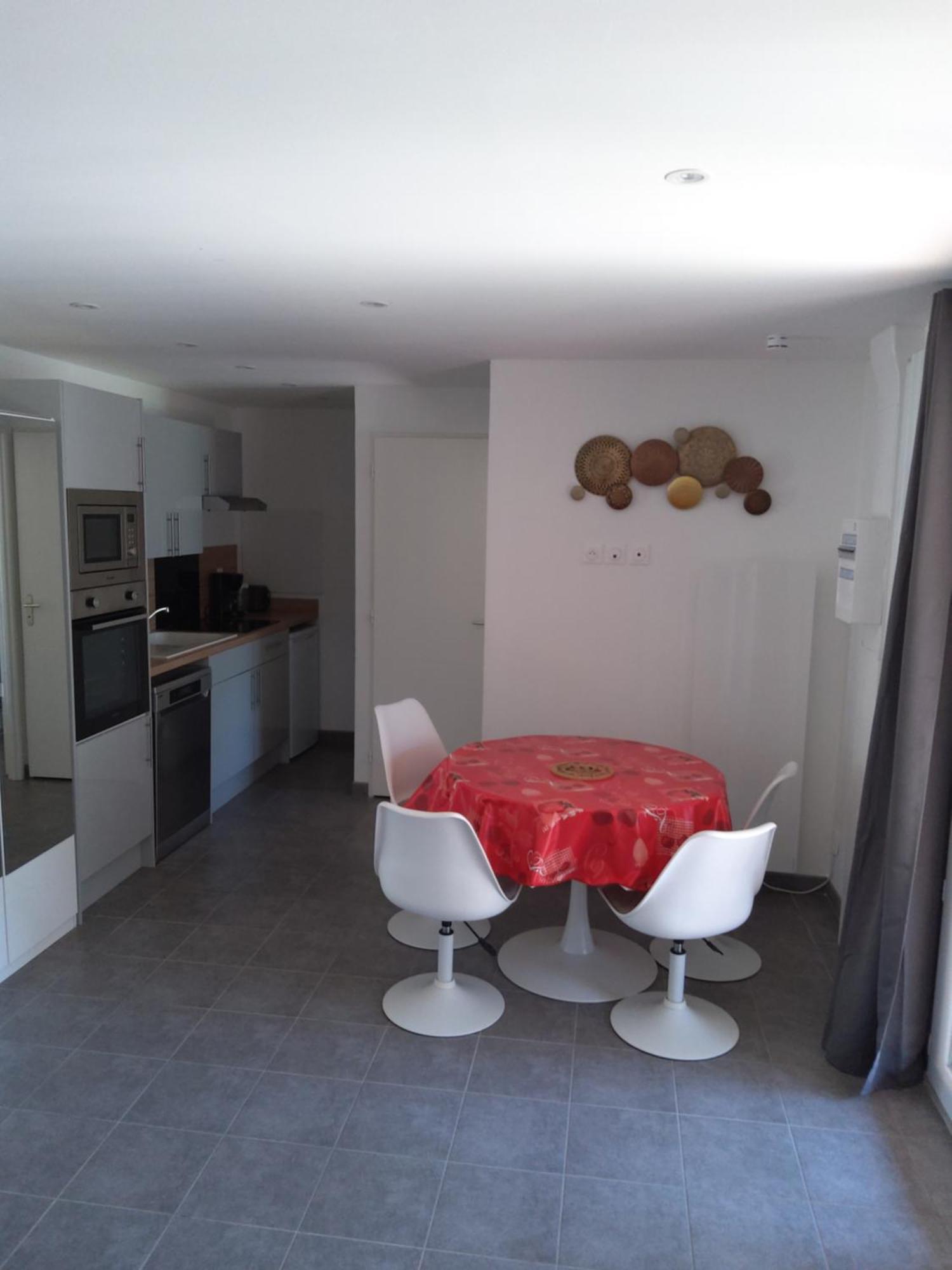 Meuble Avec Cour Apartment Sotteville-lès-Rouen Exterior foto